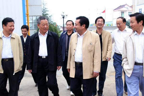 安徽省質量技術監(jiān)督局局長張萬寬視察中德機床 安徽省質量技術監(jiān)督局局長張萬寬視察中德機床
