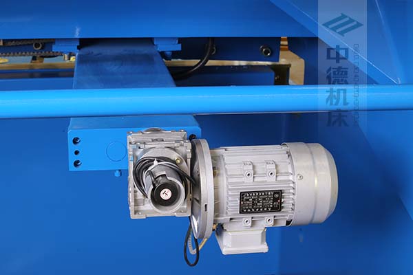 ZDS-1632后擋料AC電機(jī)與減速器一體，故障少，速度快.jpg